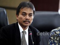 Menpora Jumpa Pers Soal Kisruh Sepakbola Indonesia