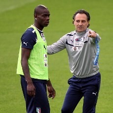 Prandelli Ikut Dukung Kepindahan Balotelli ke Milan