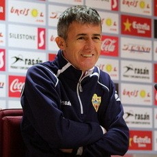 Pecat Anquela, Granada Tunjuk Alcaraz sebagai Pelatih Baru