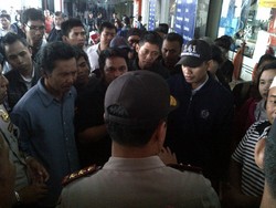 Penumpang Batavia Air Terlantar di Terminal 1C Bandara Soekarno-Hatta