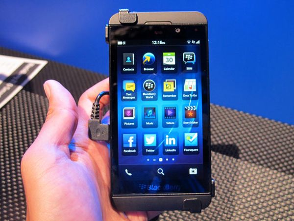 Kelahiran Dua Handset Jagoan BlackBerry 10