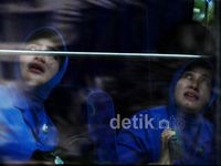 Aksi Panjat SUTET Jadi Tontonan