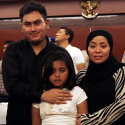 Gelar Syukuran, Rumah Mewah Nassar & Muzdhalifah Diserbu Warga