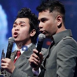 Olga Berikan Buku Tuntunan & Doa Dzikir Agar Hati Raffi Ahmad Tenang