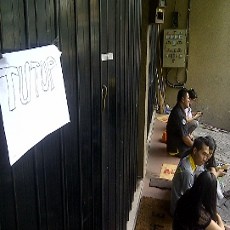 Diserbu Konsumen, Kantor Batavia Air Surabaya tutup