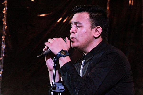 Tulus Membuat Histeris Kaum Hawa di Rolling Stone Cafe