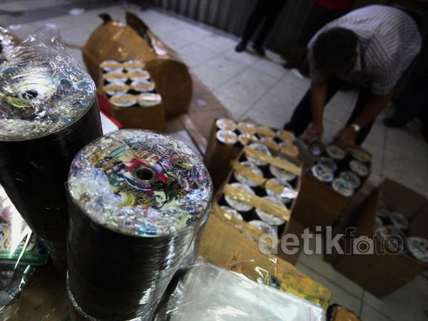 Dirjen HAKI Sita 6 Ton DVD Bajakan