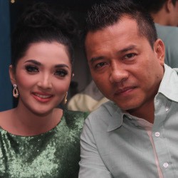 Jenguk Raffi Ahmad, Anang & Ashanty Bawa Buah-buahan