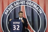 Beckham dikontrak oleh PSG pada hari terakhir bursa transfer musim dingin. REUTERS/Philippe Wojazer.