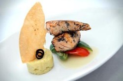 Sensasi Salmon Kaya Rempah Saus Lemon Butter