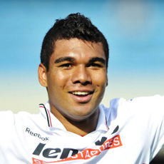 Madrid Pinjam Casemiro, Atletico Lepas Emre