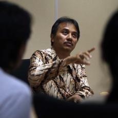 Menpora Janji Akan Tegas Untuk Selesaikan Kisruh Sepakbola