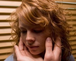 Kekerasan Psikis & Seksual Saat Pacaran Banyak Terjadi, Tapi Sulit Ditindak