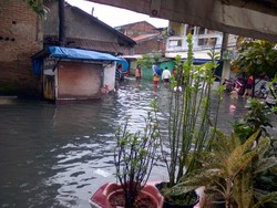 Hujan Hanya Sebentar, Tegal Alur & Taman Palem Tergenang