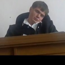 Kepergok Tidur Saat Memimpin Sidang, Hakim Rusia Mundur dari Jabatan