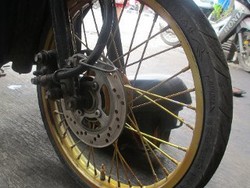 Motor Sering Kena Lubang, Jangan Lupa Setel Pelek