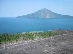 Pemandangan Dahsyat Gunung Anak Krakatau