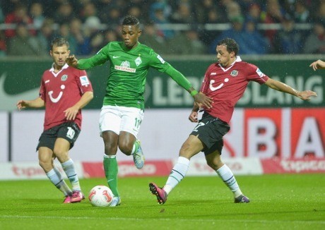 Bremen Kalahkan Hannover 2-0