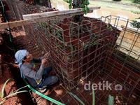 Beton Banjir Kanal Barat Ditinggikan