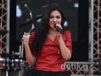 Ariel Tatum Tampil Seksi & Dewasa
