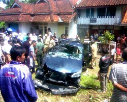 KA Argo Wilis Tabrak Mobil Avanza di Tasikmalaya, 5 Orang Terluka