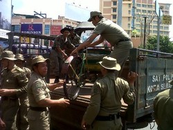 Razia Jalan Protokol, Satpol PP Semarang Angkut 4 Becak