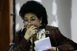  Bakal Divonis Hakim, Hartati Murdaya Berdoa Bareng Biksu