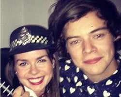 Harry One Direction Rayakan Ultah Bareng Penari Striptis