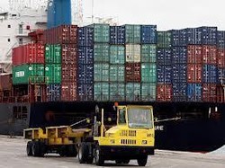 Neraca Perdagangan China Tetap Surplus di Tengah Krisis Global