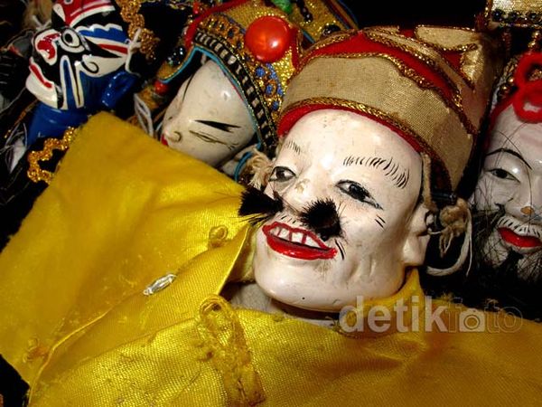 Mengintip Seni Wayang Potehi di Klenteng Hong San Kiong