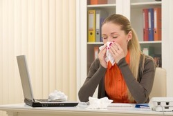 1 Orang Masuk Kerja Saat Flu Sebarkan Virus ke Setengah Barang di Kantor