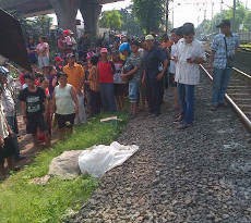 Berjalan di Pinggir Rel, Seorang Wanita Tewas Tertabrak KRL