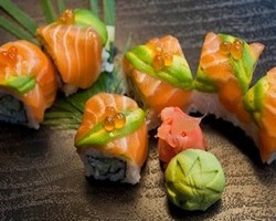 Hidangan Sushi Istimewa yang Renyah & Gurih