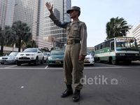 Kini Satpol PP Ikut Atur Lalu Lintas