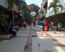 Nyaman & Murah! Belanja Pakaian Second di Pasar Baru