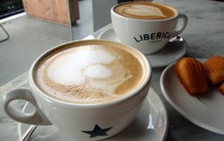 Hmm... Semerbak Cappuccino dan Sepotong Madeleine di Kafe a la Manhattan