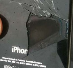 Duarrr! iPhone 4S Mendadak Meledak