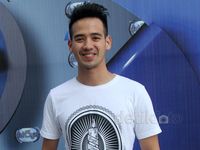 Gaya Casual Tarra Budiman