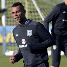 Di Ambang Caps ke-100, Cole Disebut sebagai Bek Kiri Terbaik Inggris