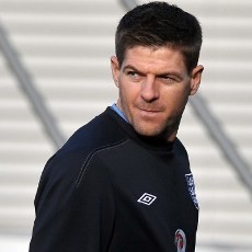 Hadapi Brasil, Konsentrasi Gerrard Terpecah