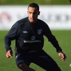 Walcott Ingin Jadi Penyerang Tengah di Timnas