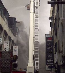 Kebakaran di Glodok Meluas, Kini Ada 8 Ruko yang Hangus