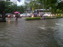 Kali Meluap, Jalur Lambat di Kuningan Terputus