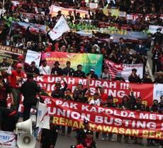 Puas Berdemo di Istana, Massa Buruh Bergerak ke DPR