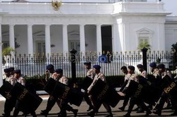 17 Ribu Personel Polisi Amankan Demo Buruh