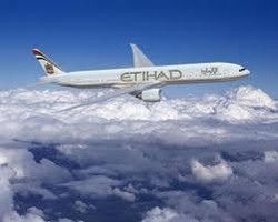 Berhasil Terbangkan 10 Juta Penumpang, Laba Etihad Airways Melesat 200%