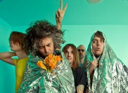 The Flaming Lips Luncurkan Cokelat Bentuk Organ Hati Berisi USB Lagu Cinta
