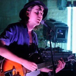 Setelah Dido, Eminem Lirik Penyanyi Blues Pendatang Baru