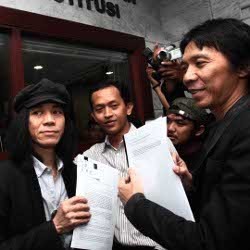 Sering Dilarang Konser, Slank Gugat UU Izin Keramaian