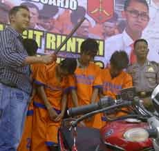 Empat Pelaku Perampasan Motor Dibekuk, Satu Orang Ditembak Kakinya